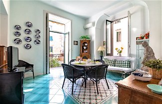 Foto 1 - Upscale Central Amalfi Apartment In 19th-century Building