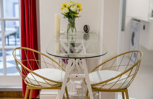 JOIVY Colorful Apt W/Garden, In Shepherds Bush - Foto 23