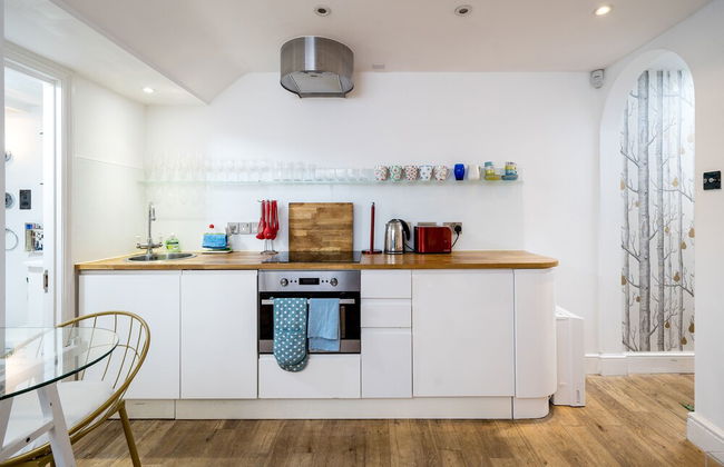 JOIVY Colorful Apt W/Garden, In Shepherds Bush - Foto 6