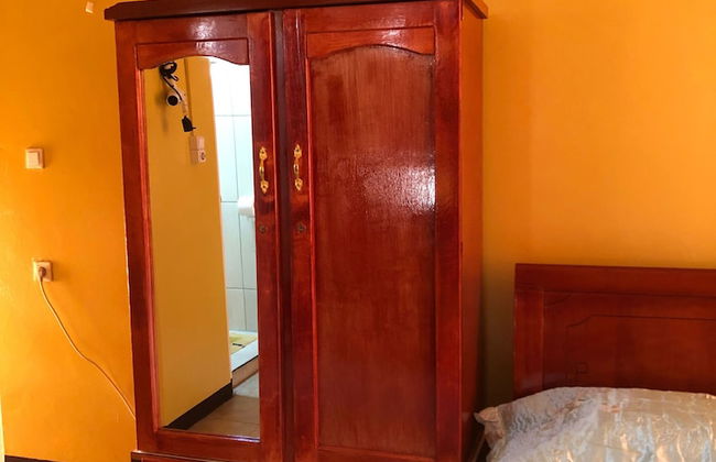 Logerthine Studio Suriname - Foto 3