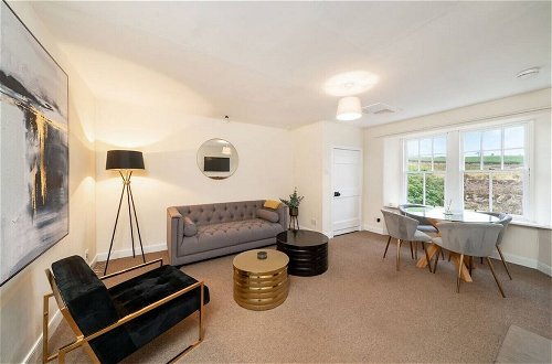 Photo 1 - Clubhouse Cottage - Stylish 2 bed pet Friendly