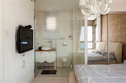 Photo 11 - Luxury Mini Penthouse Sea View Best Loc