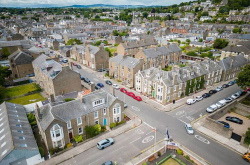 Photo 13 - King St Apt - Stylish City pad in Broughty Ferry