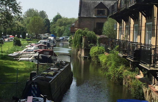 Waterfront Apartment In The Heart Of St Neots - Photo 31