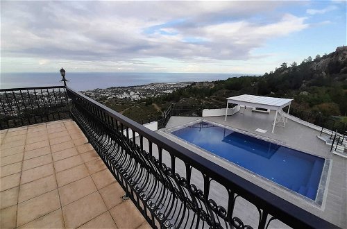 Foto 42 - Large Luxury Villa With Private Pool in Lapta Kyrenia