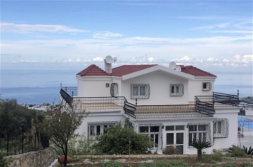 Photo 1 - Large Luxury Villa With Private Pool in Lapta Kyrenia