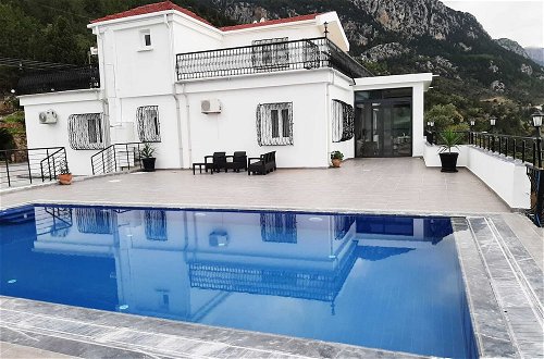 Foto 28 - Large Luxury Villa With Private Pool in Lapta Kyrenia