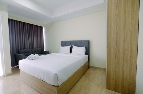 Photo 11 - Nice Studio Menteng Park Apartment