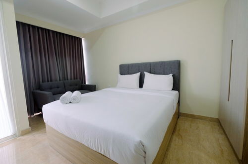 Photo 12 - Nice Studio Menteng Park Apartment