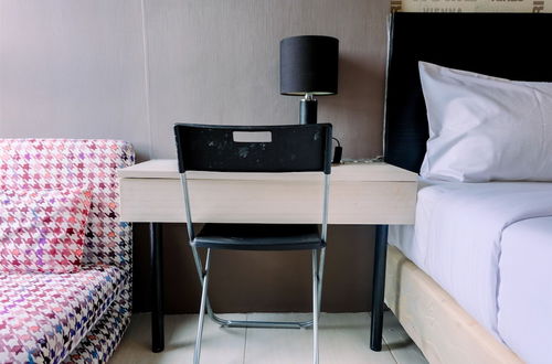 Photo 21 - Comfy Studio Apartment @ Skylounge Tamansari