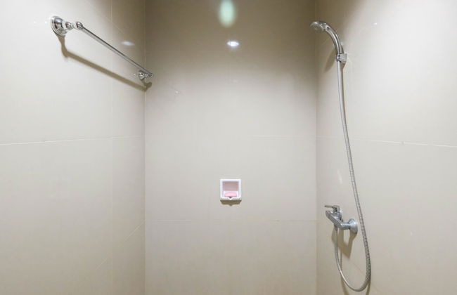 Great Location Studio at Tree Park Apartment - Foto 11