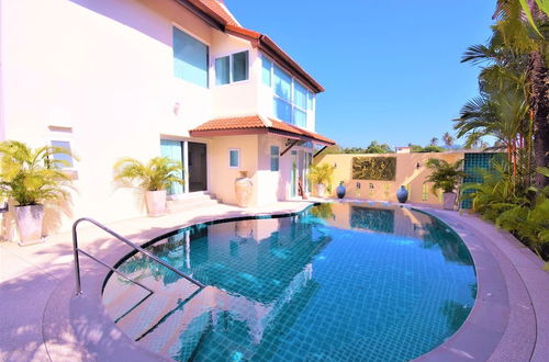 Photo 29 - Very Large Villa Suitable for a Large Group up to 10 People or Even 2 Families