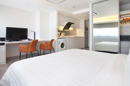 Photo 8 - Wilby Central Serviced Apartments