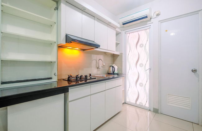 Furnished Green Pramuka 1BR Apartment with Modern Style and City View - Foto 4