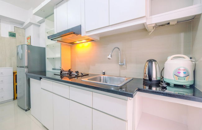 Furnished Green Pramuka 1BR Apartment with Modern Style and City View - Foto 7