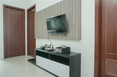 Photo 14 - Fully Furnished Apartment with Comfortable Design 2BR Vittoria Residence