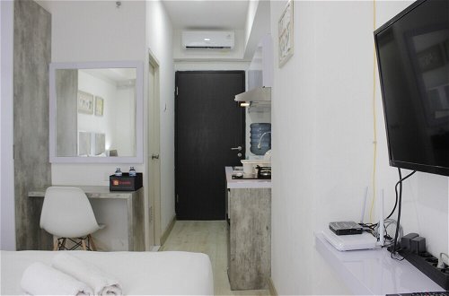 Foto 11 - Modern Look Studio Apartment at Grand Asia Afrika