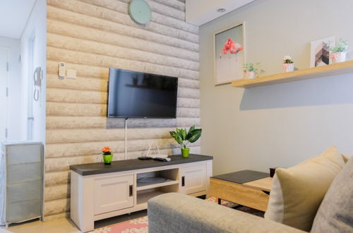 Foto 9 - Elegant and Cozy 1BR Apartment at Bintaro Plaza Residence