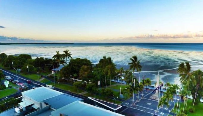 Photo 1 - Cairns Apartment Esplanade Ocean Views