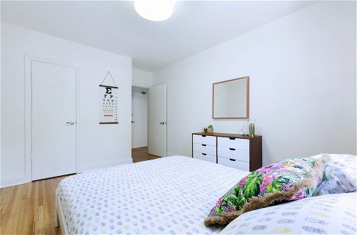Photo 9 - Bright 4-Bedroom in Forest Hill