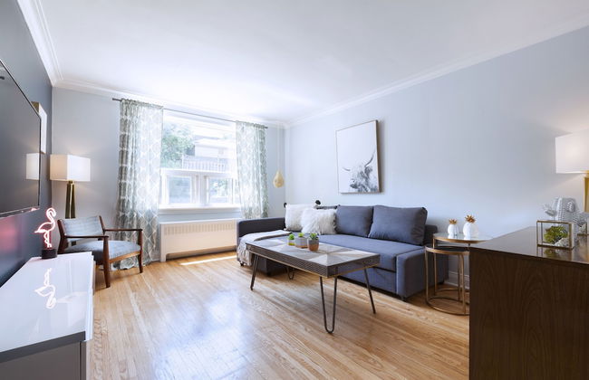 Bright 4-Bedroom in Forest Hill - Foto 1