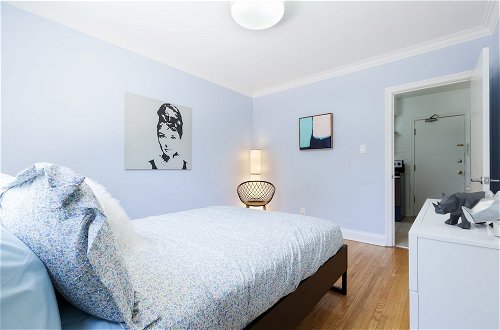 Foto 5 - Bright 4-Bedroom in Forest Hill