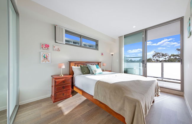 Wentworthville 2 Bedrooms 2 Bathrooms with Free Parking by KozyGuru - Photo 2
