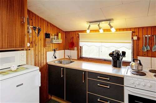 Photo 10 - 5 Person Holiday Home in Lokken