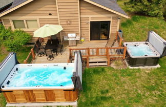 Photo 1 - SPACIOUS 3,000 sq2 Luxury Home | PRIVATE Pool & Hot Tub | STEPS to Kinsmen Beach