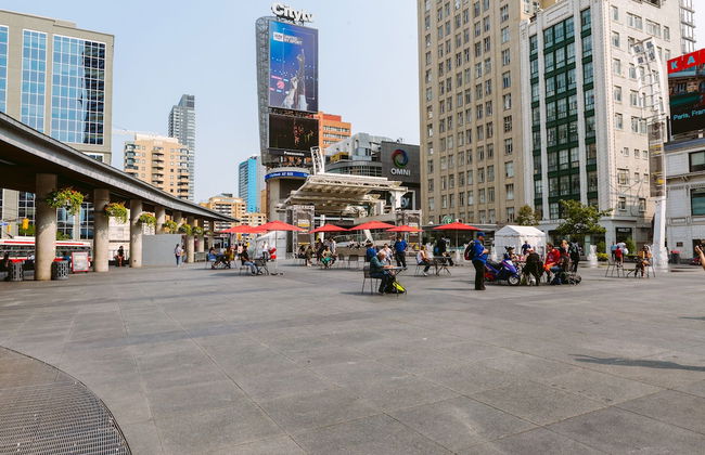 Quickstay - Luxurious 2-Bedroom Condo, Heart Of Toronto - Photo 30