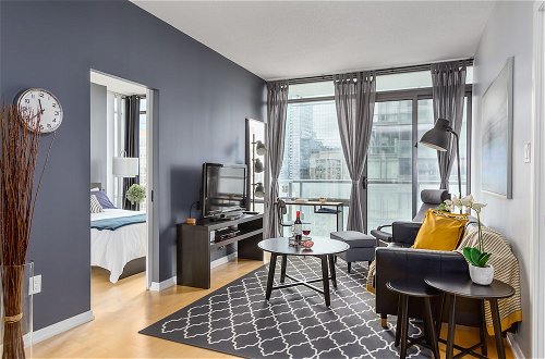 Foto 13 - Quickstay - Luxurious 2-Bedroom Condo, Heart Of Toronto