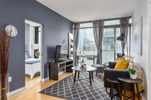 Photo 13 - Quickstay - Luxurious 2-Bedroom Condo, Heart Of Toronto