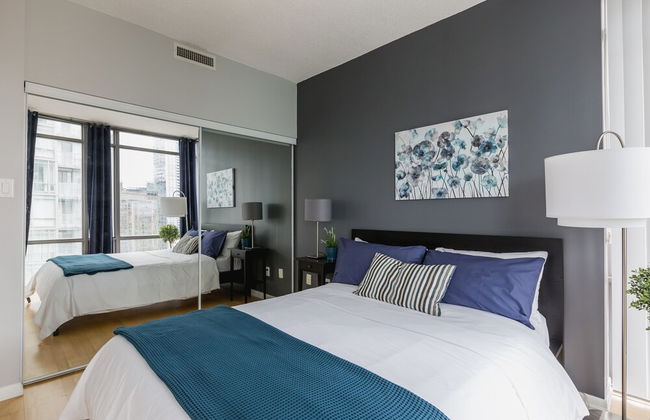 Quickstay - Luxurious 2-Bedroom Condo, Heart Of Toronto - Photo 5