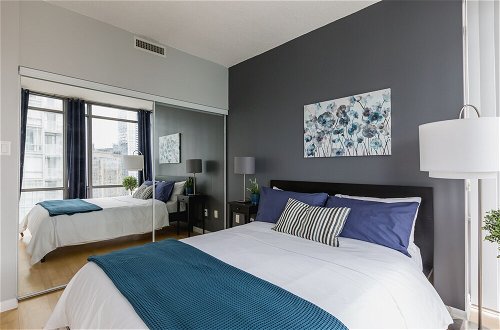 Foto 5 - Quickstay - Luxurious 2-Bedroom Condo, Heart Of Toronto