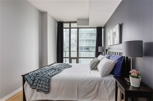Foto 6 - Quickstay - Luxurious 2-Bedroom Condo, Heart Of Toronto
