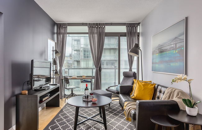 Quickstay - Luxurious 2-Bedroom Condo, Heart Of Toronto - Photo 10
