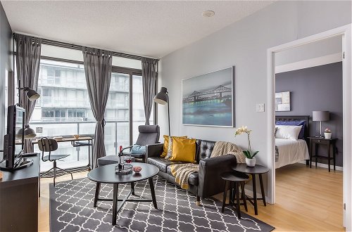 Foto 9 - Quickstay - Luxurious 2-Bedroom Condo, Heart Of Toronto
