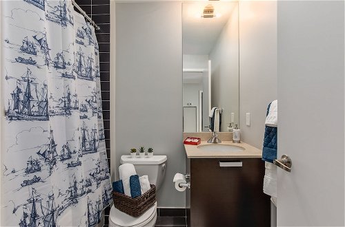 Foto 12 - Quickstay - Luxurious 2-Bedroom Condo, Heart Of Toronto