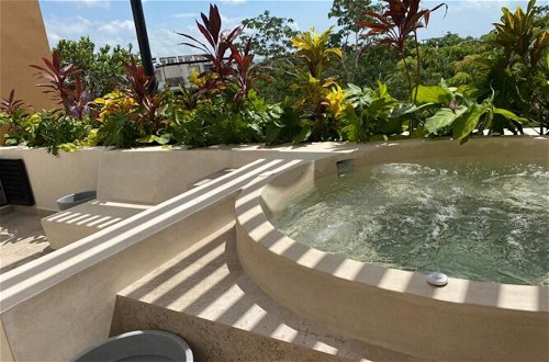 Photo 12 - Amazing Penthouse Private Rooftop Jacuzzi