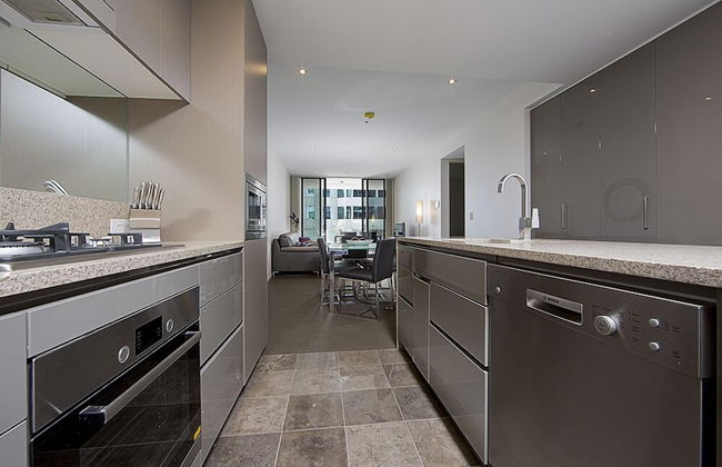 Accommodate Canberra - Manhattan - Photo 16