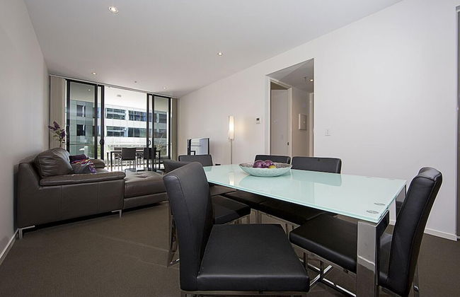 Accommodate Canberra - Manhattan - Photo 11