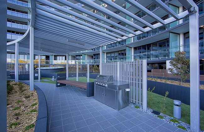 Accommodate Canberra - Manhattan - Photo 32