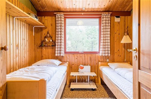 Photo 4 - 4 Person Holiday Home in Norre Nebel