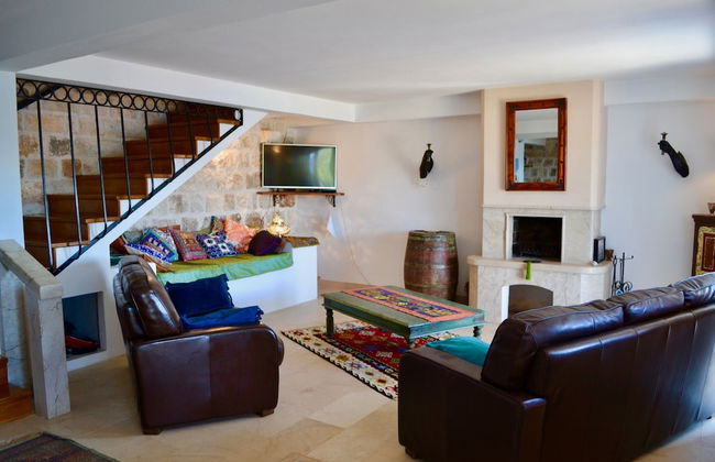 Restored 350 Year old Villa, Stunning Views, Idyllic Location, Large Pool - Foto 14