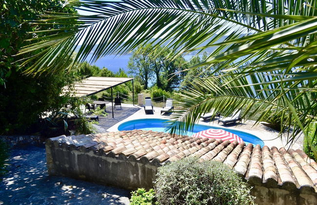 Restored 350 Year old Villa, Stunning Views, Idyllic Location, Large Pool - Foto 8
