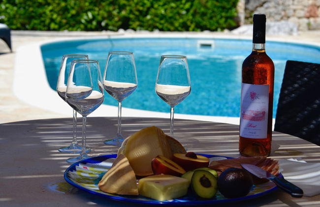 Restored 350 Year old Villa, Stunning Views, Idyllic Location, Large Pool - Foto 10