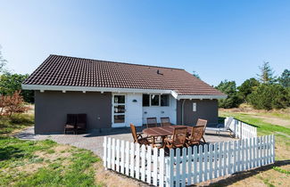 Photo 1 - 6 Person Holiday Home in Blavand