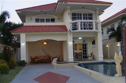 Photo 27 - 4 Bedroom Villa Private Pool Central Pattaya 15 min Away