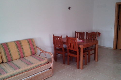 Foto 12 - Remarkable 1-bed Apartment in Olhos de Agua