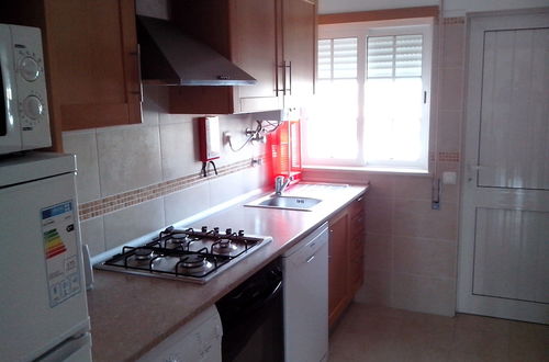 Foto 8 - Remarkable 1-bed Apartment in Olhos de Agua